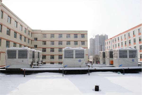 黑龙江哈尔滨金融学院学生空气源浴池热泵工程项目