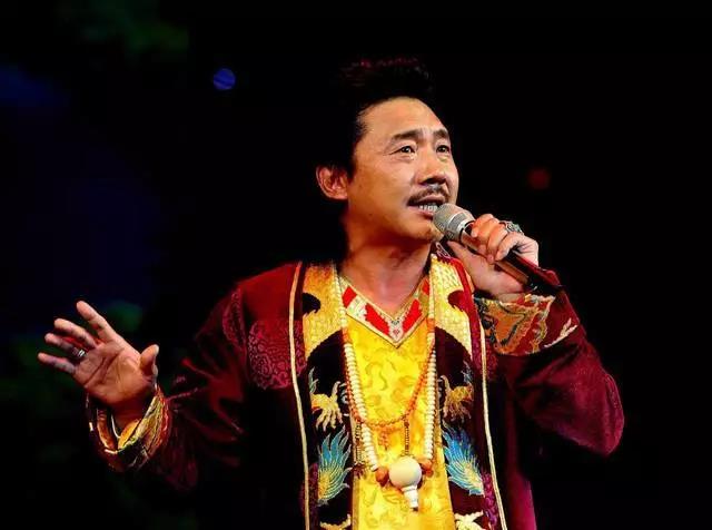 著名藏族歌手容中尔甲